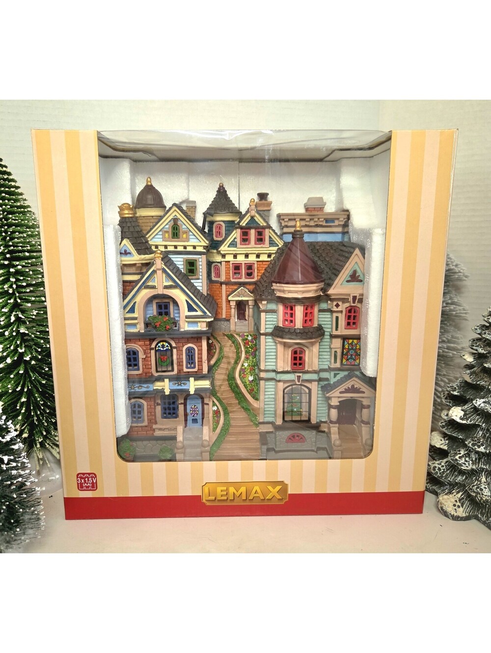 Lemax HOUSES ON A HILL #05617 Village Facade LED Lit Scene 2020 New In Box NRFB